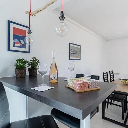 Les Roches Bleues-1 By Interhome לה פרדה