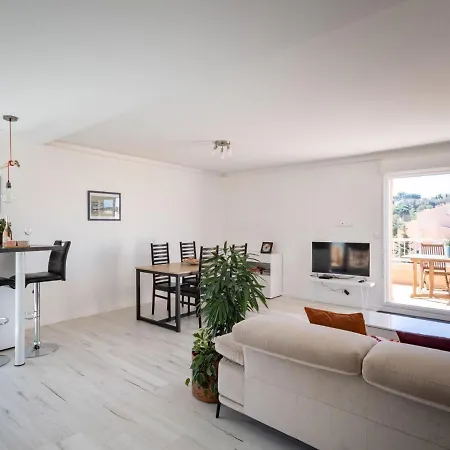 Les Roches Bleues-1 By Interhome Daire *
